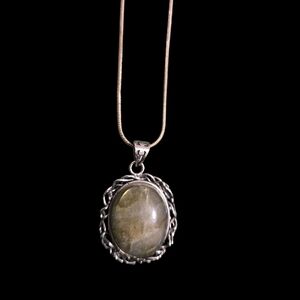 Elegant Silver Pendant Necklace